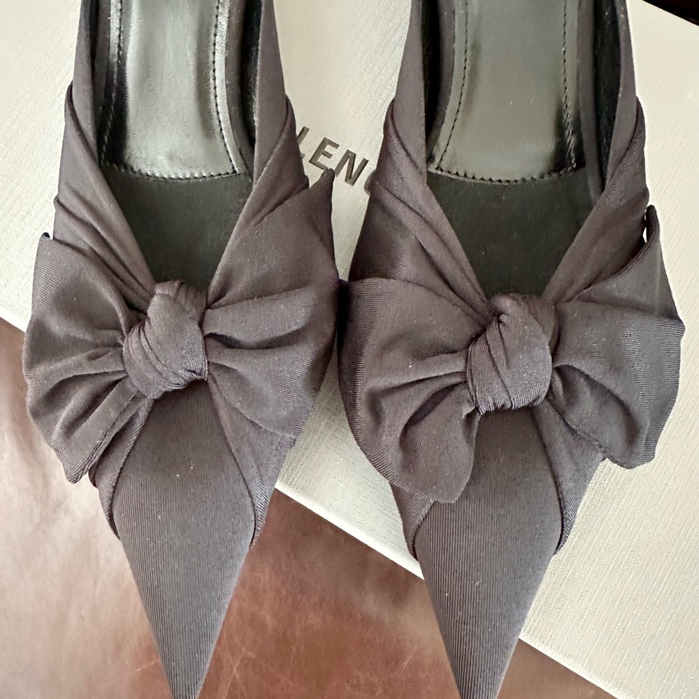 Balenciaga Jet Black Knotted Pointed-Toe Kitten Heel size 5.5 but will fit a 6. - Picture 5 of 13